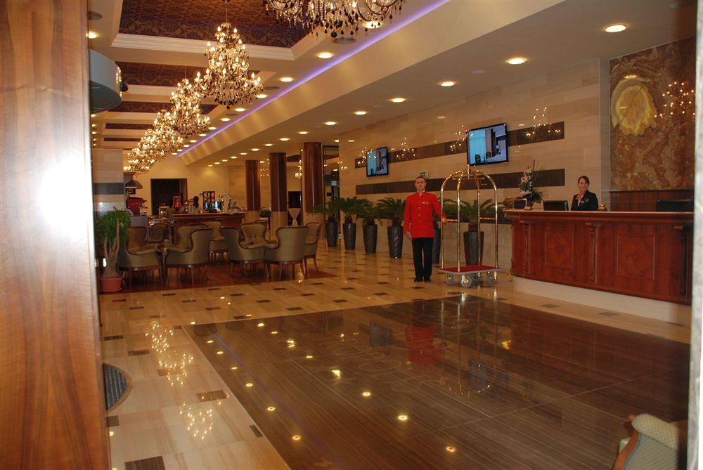 Metropolis Hotel Bistriţa Exteriör bild