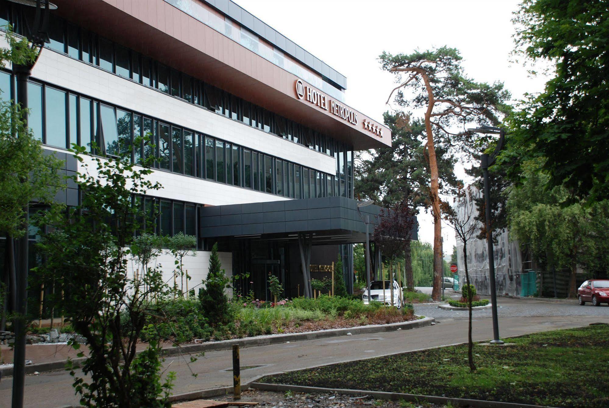 Metropolis Hotel Bistriţa Exteriör bild