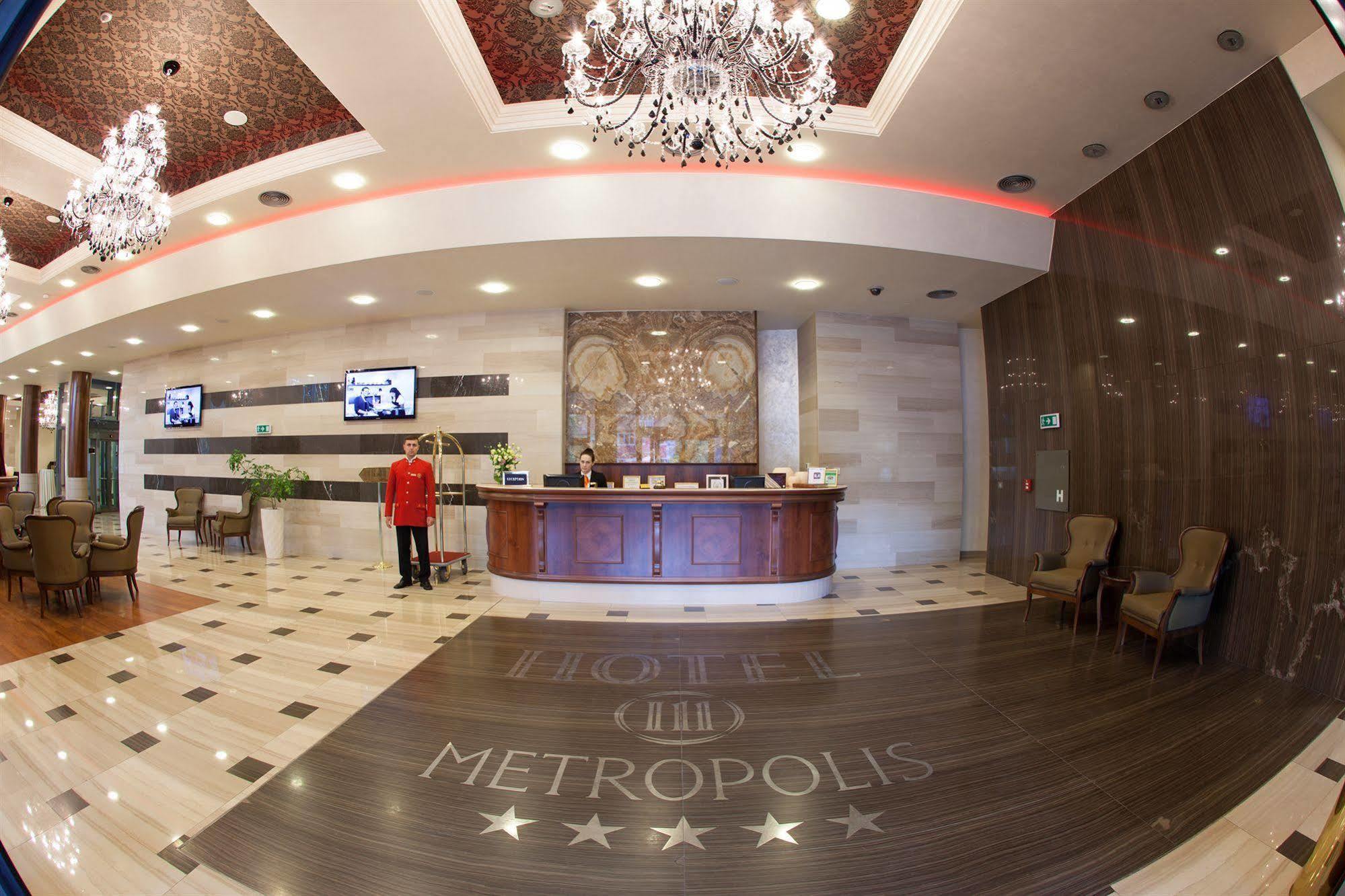 Metropolis Hotel Bistriţa Exteriör bild